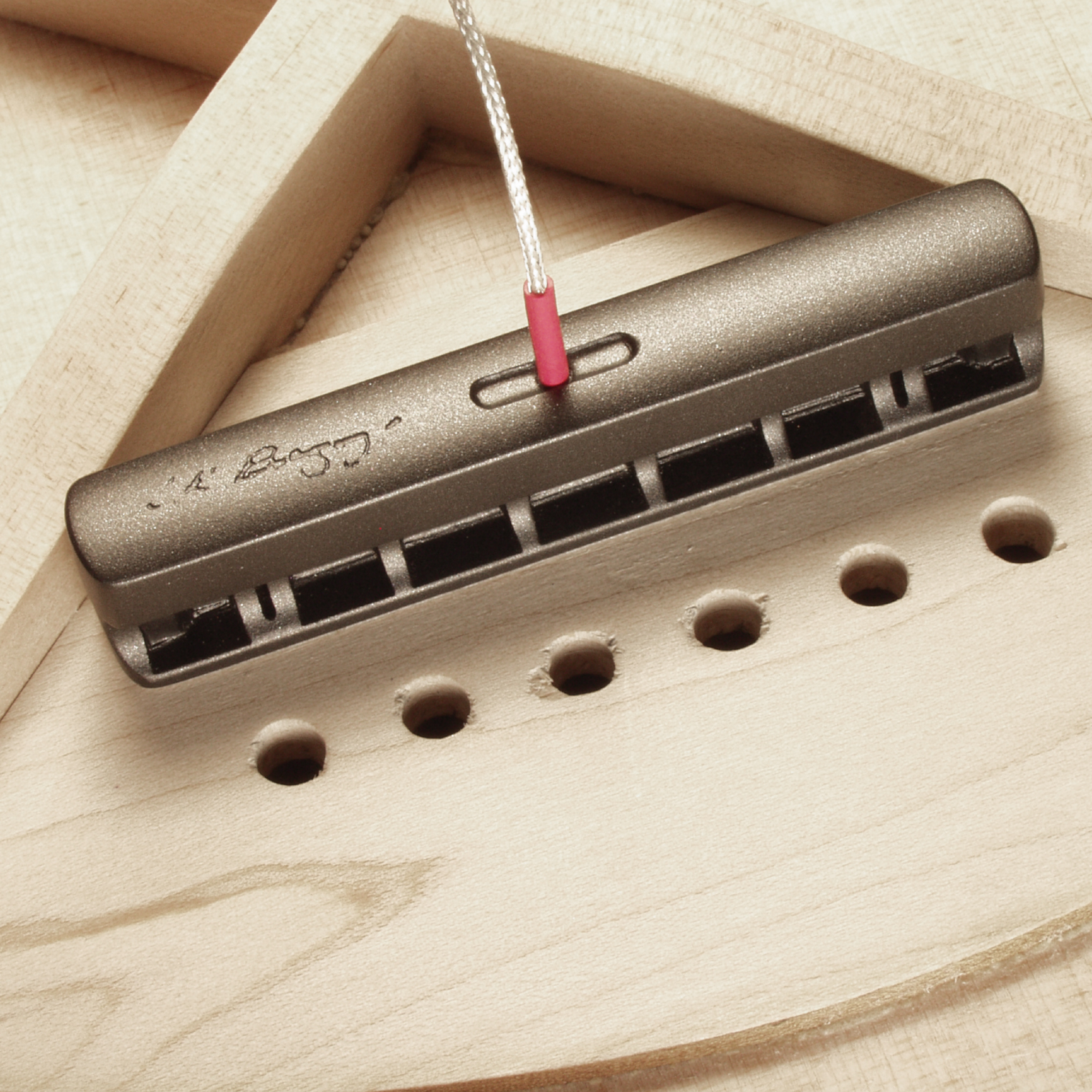 L.R. Baggs iBeam Active Pickup System