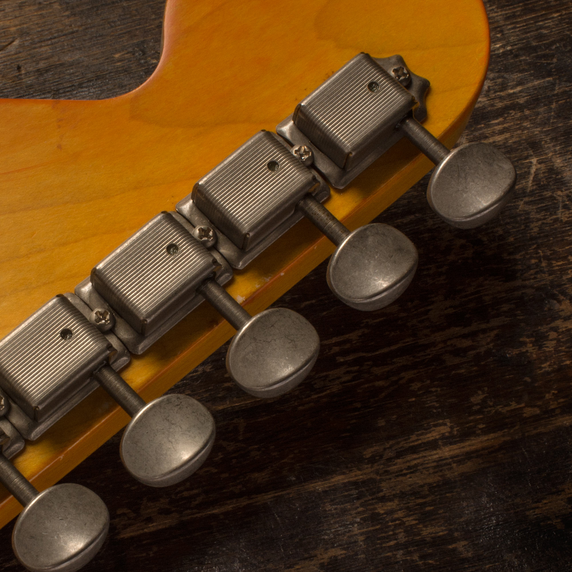 Gotoh Vintage-style Oval Knob 6-In-Line Tuners