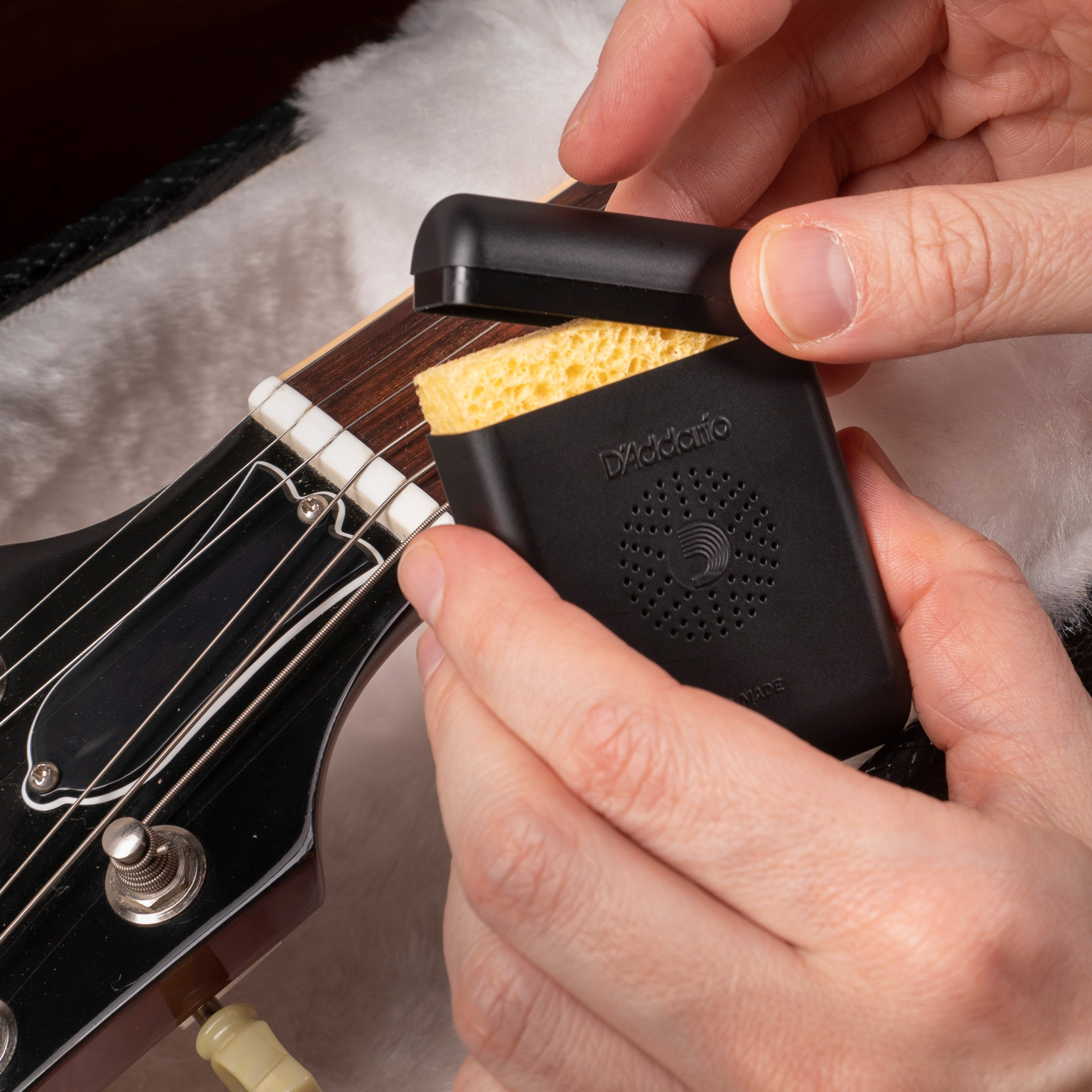 D'Addario Planet Waves Guitar Case Humidifier