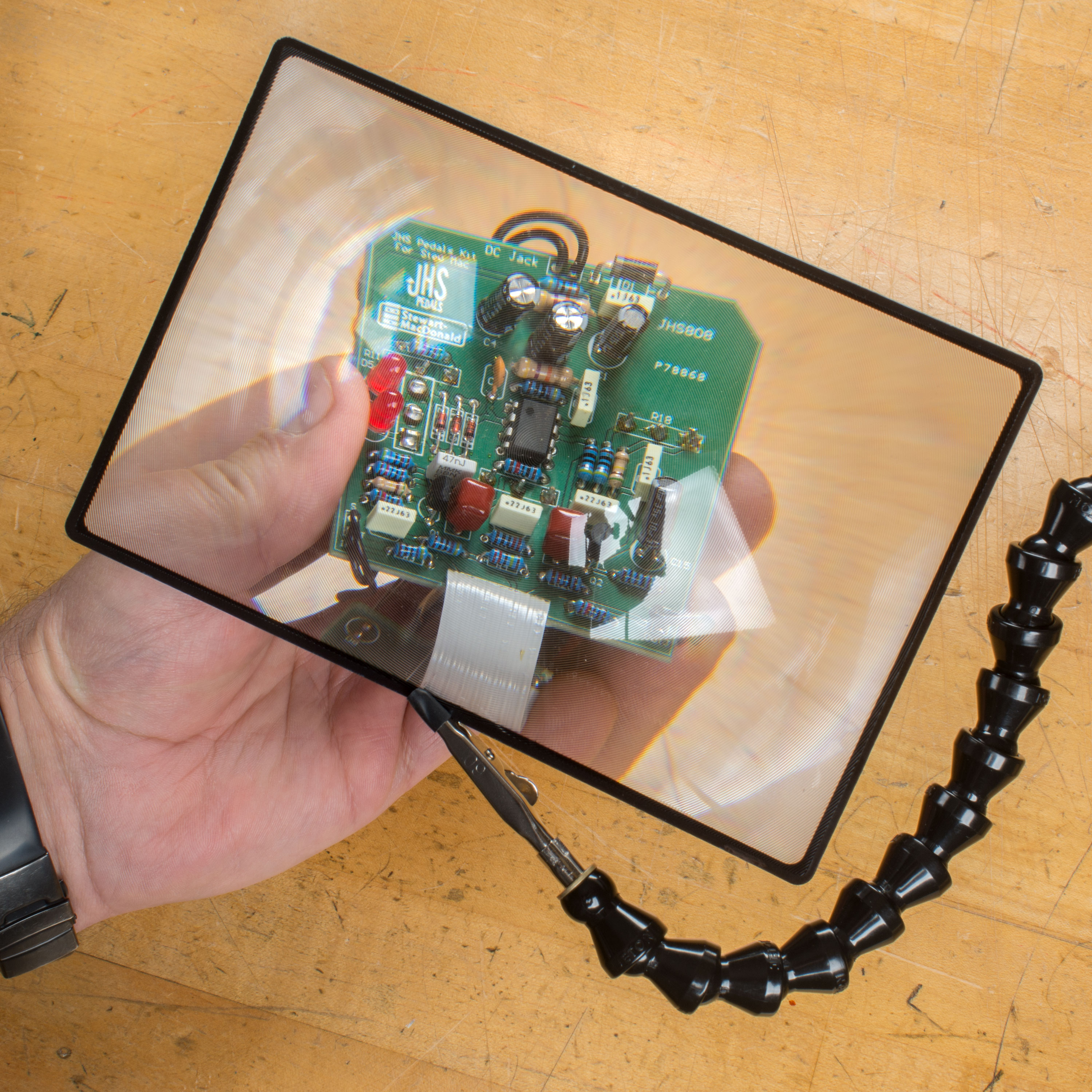 Wide View Magnifying Lens