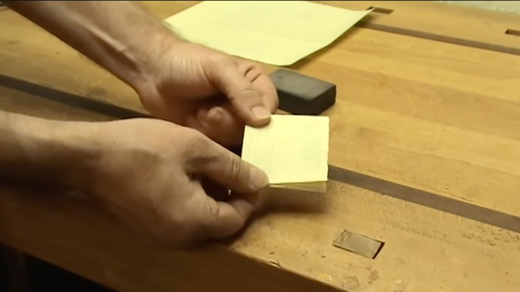 How to Use and Store Sandpaper - Luthier Tips du Jour Mailbag