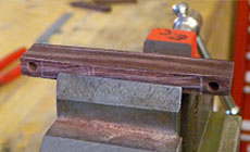 Nut and saddle vise