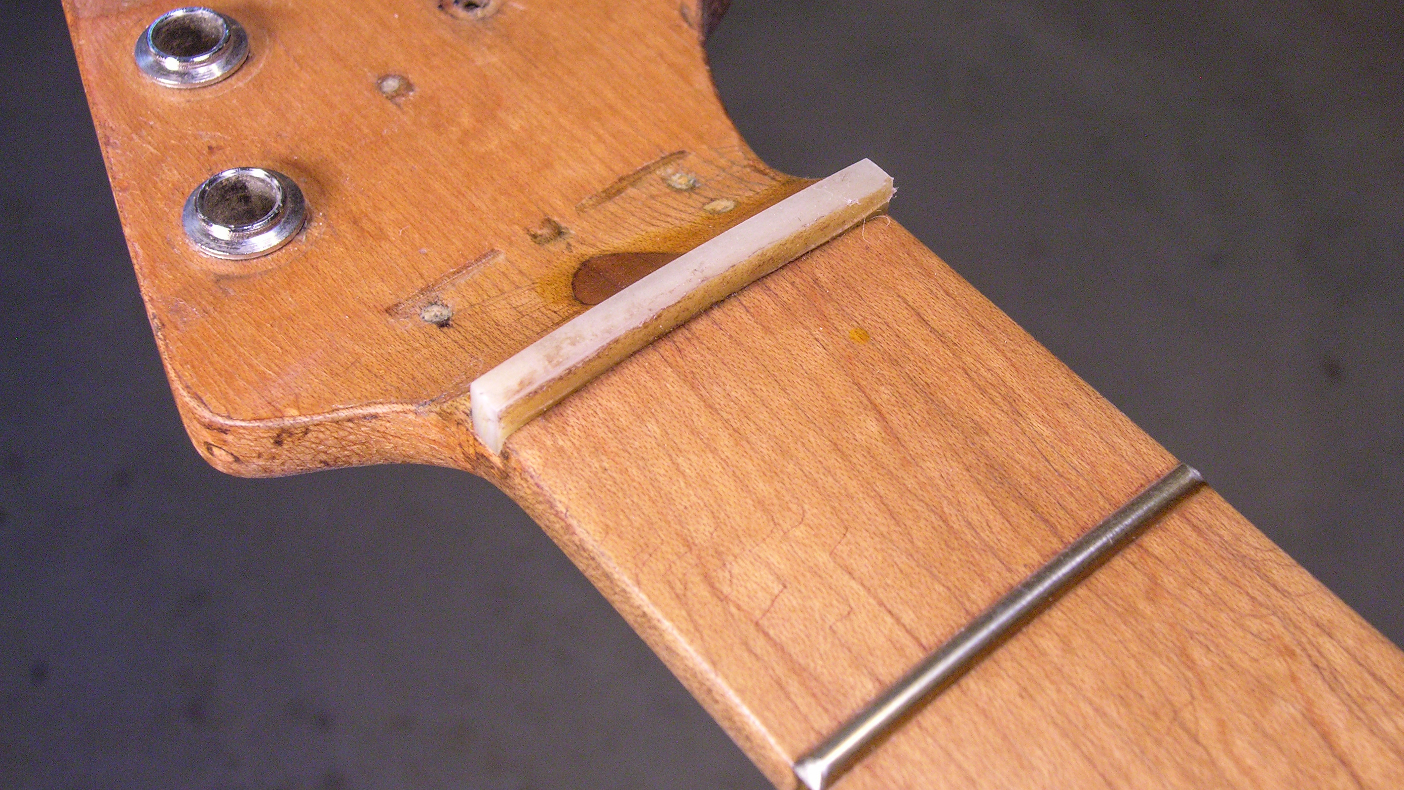 Relic finish: faking age cracks on a 1956 Strat
