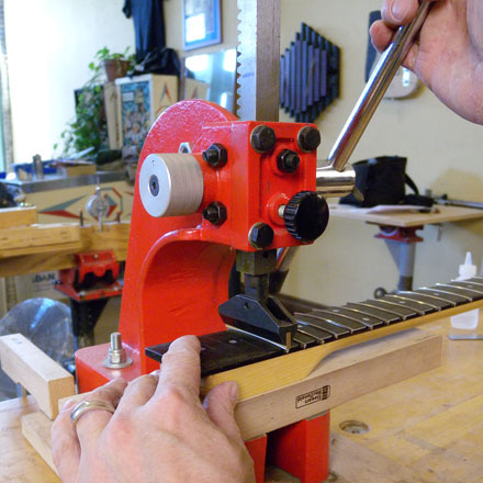 Fretting finished bolt