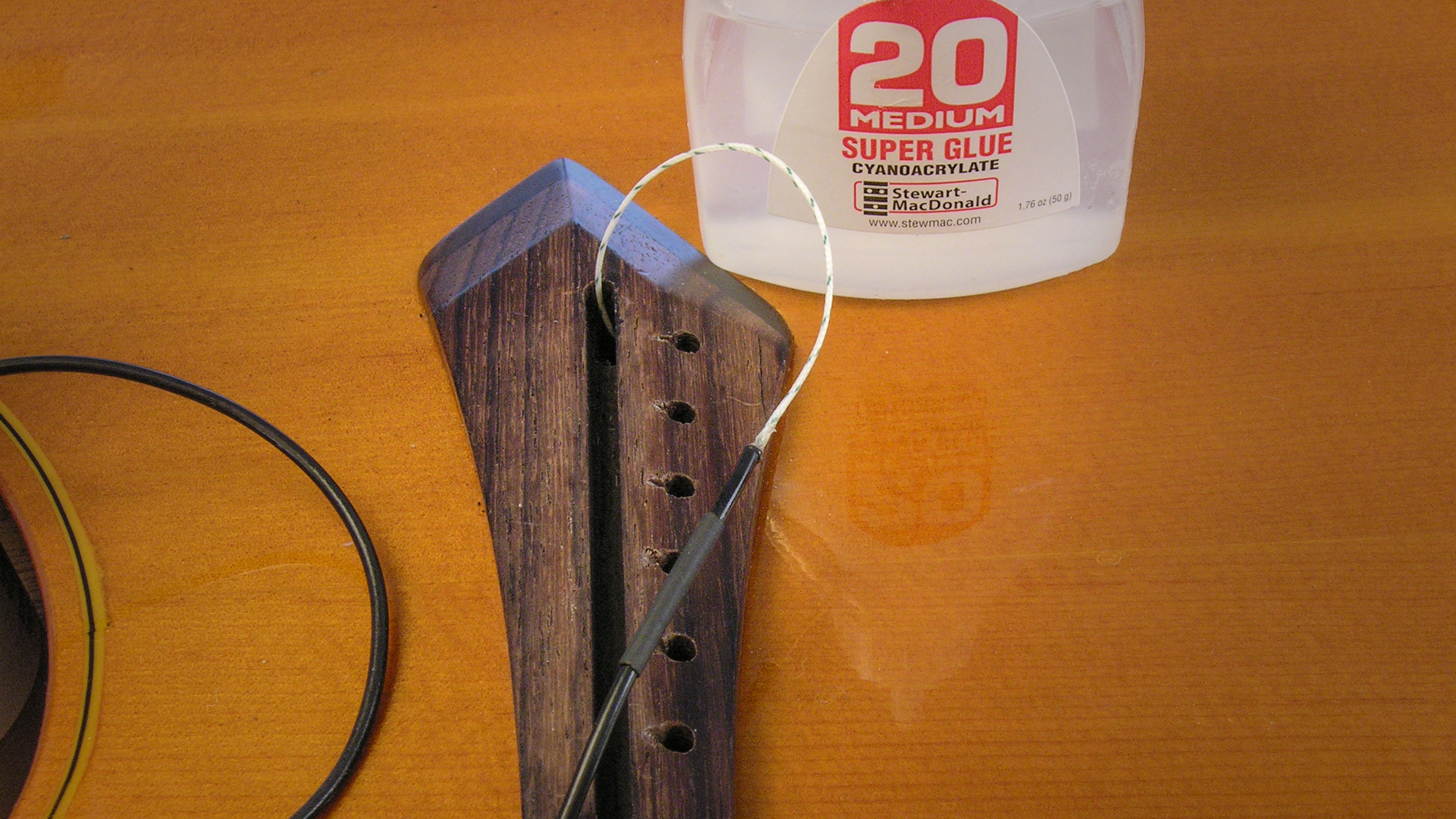 One dead string driving me crazy! (Transducer trouble...)