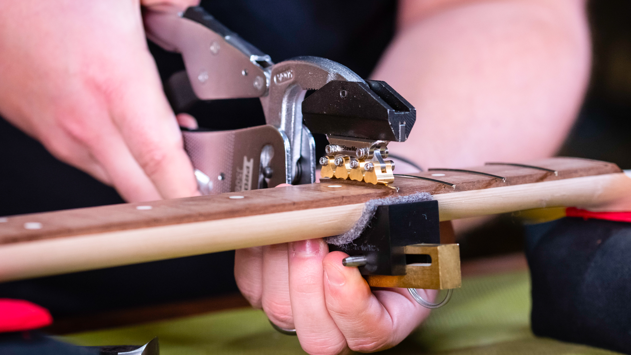 Install a Fractal Fret Press into your Jaws Clamping System