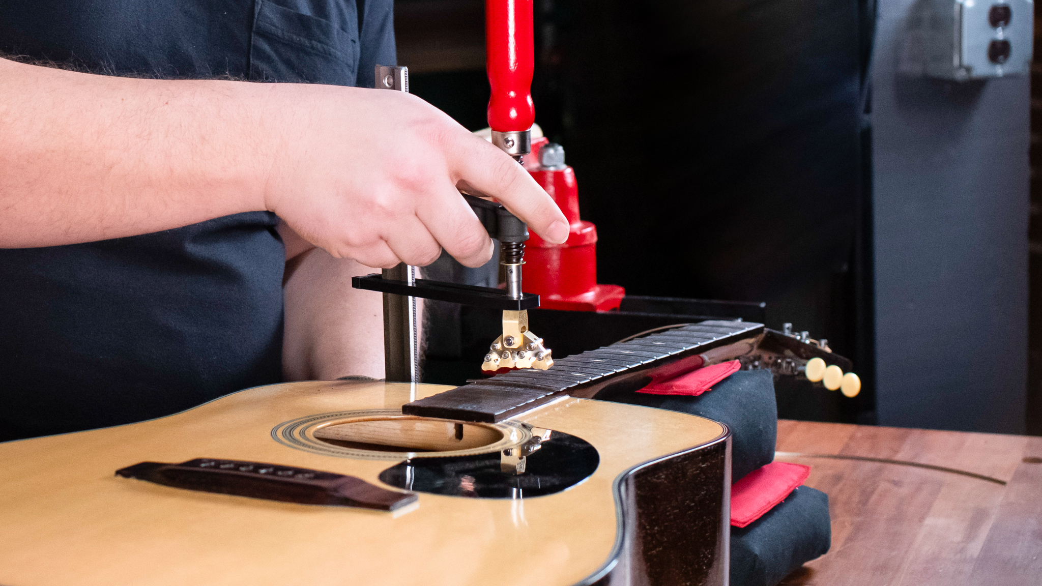 Install a Fractal Fret Press into your Jaws2 Clamping System