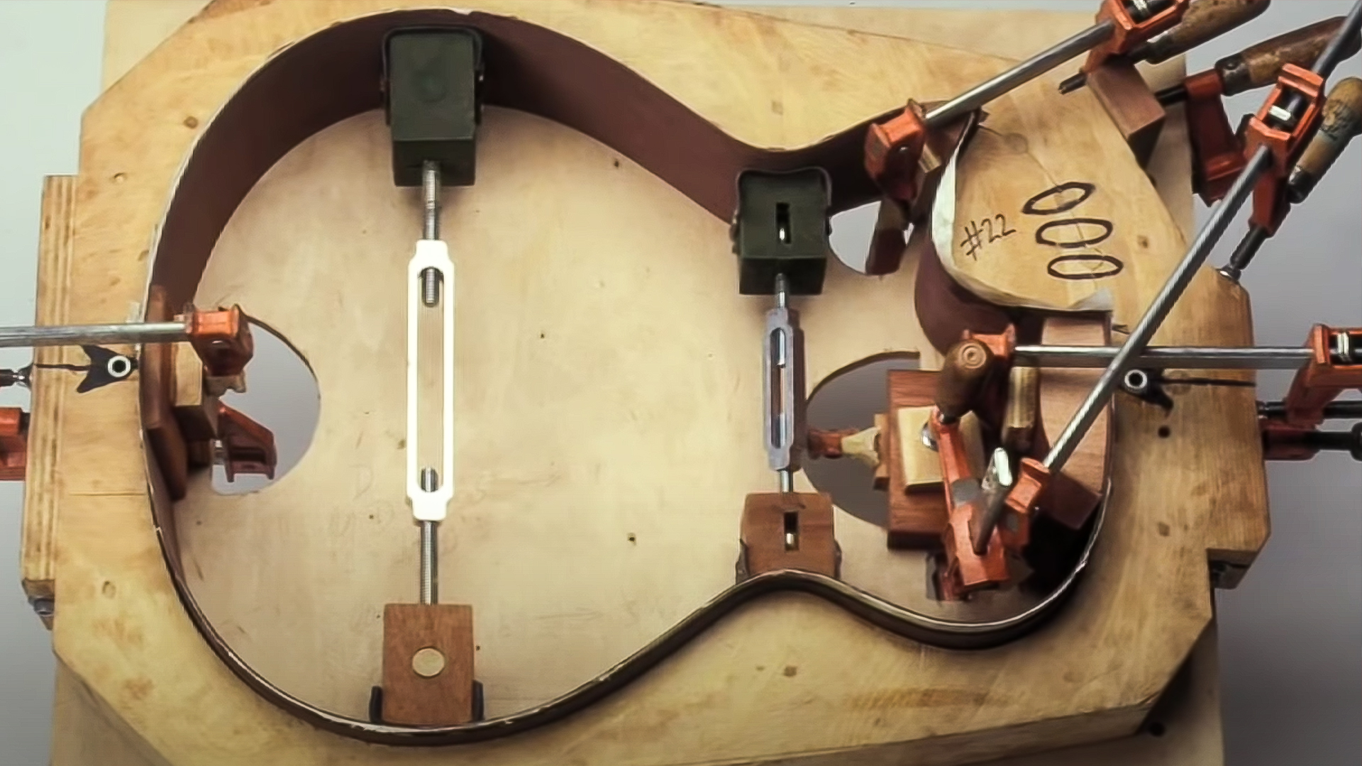 The Responsive Guitar