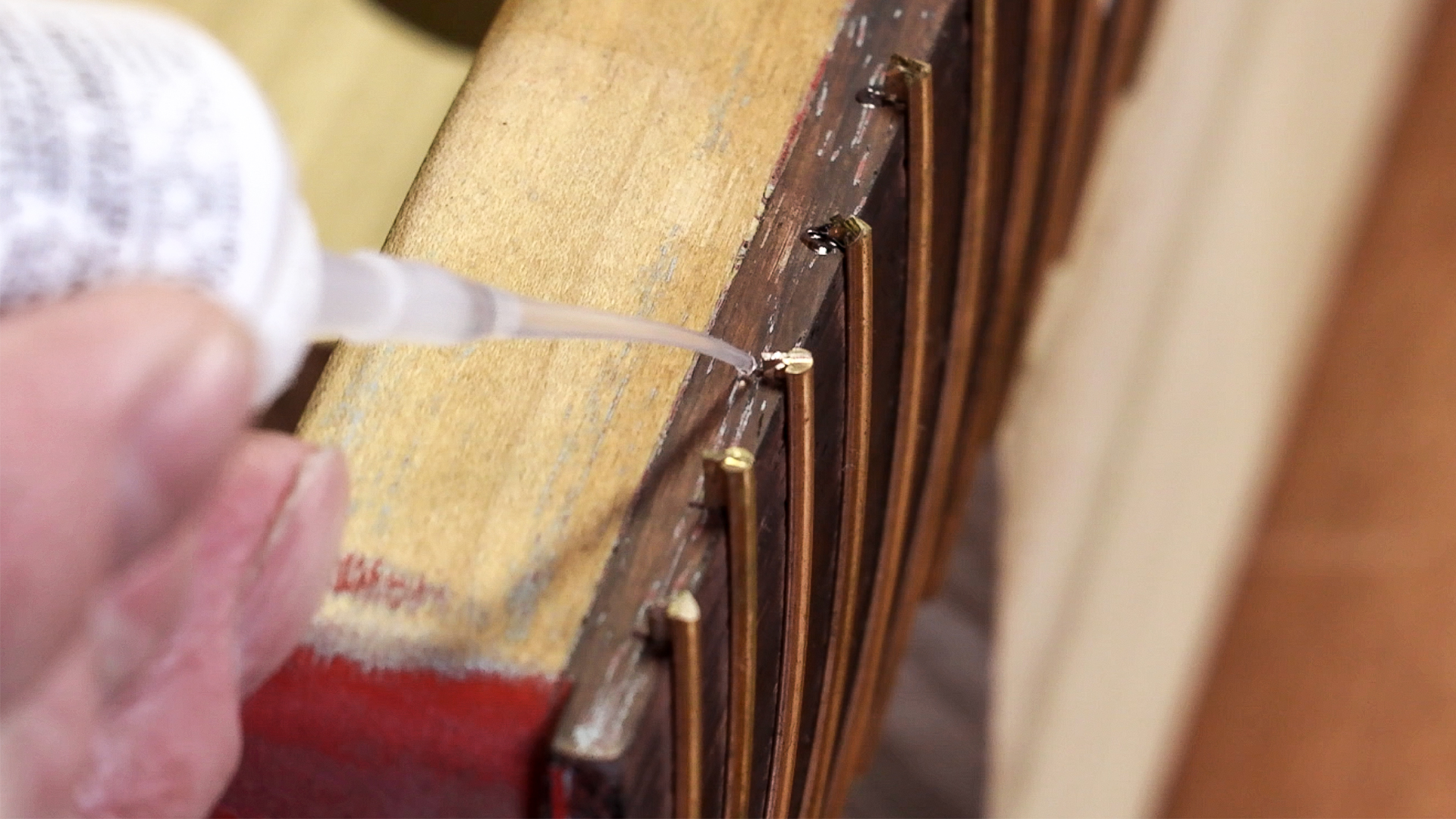 How to use glue for guitar frets